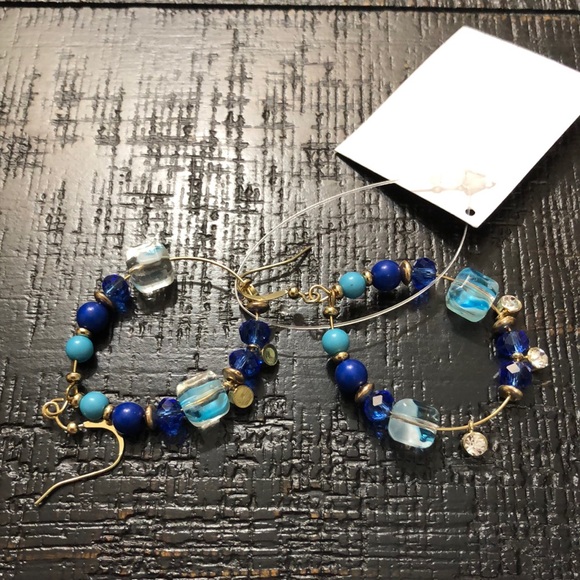 Jewelry - NWT Beautiful Blue Beads Set In Gold Tone Metal Tear Drop Pierced Earrings!